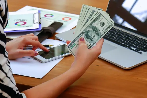 حقوق یک متخصص دیجیتال مارکتینگ چقدر است؟